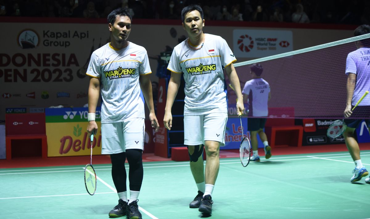 Hanya menyisakan Mohammad Ahsan/Hendra Setiawan yang belum pensiun atau dicerai membuat era The Big Four Kings ganda putra dunia nyaris berakhir. Foto: Herry Ibrahim/INDOSPORT Copyright: © Herry Ibrahim/INDOSPORT