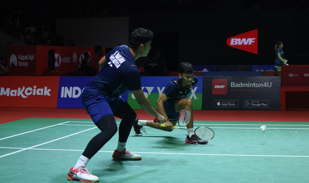 Ganda putra Indonesia, Bagas Maulan/Muhammad Shohibul Fikri, pada babak 32 besar Indonesia Open 2023 di Istora Senayan, Rabu (14/06/23). Foto: Herry Ibrahim/INDOSPORT. Copyright: © Herry Ibrahim/INDOSPORT