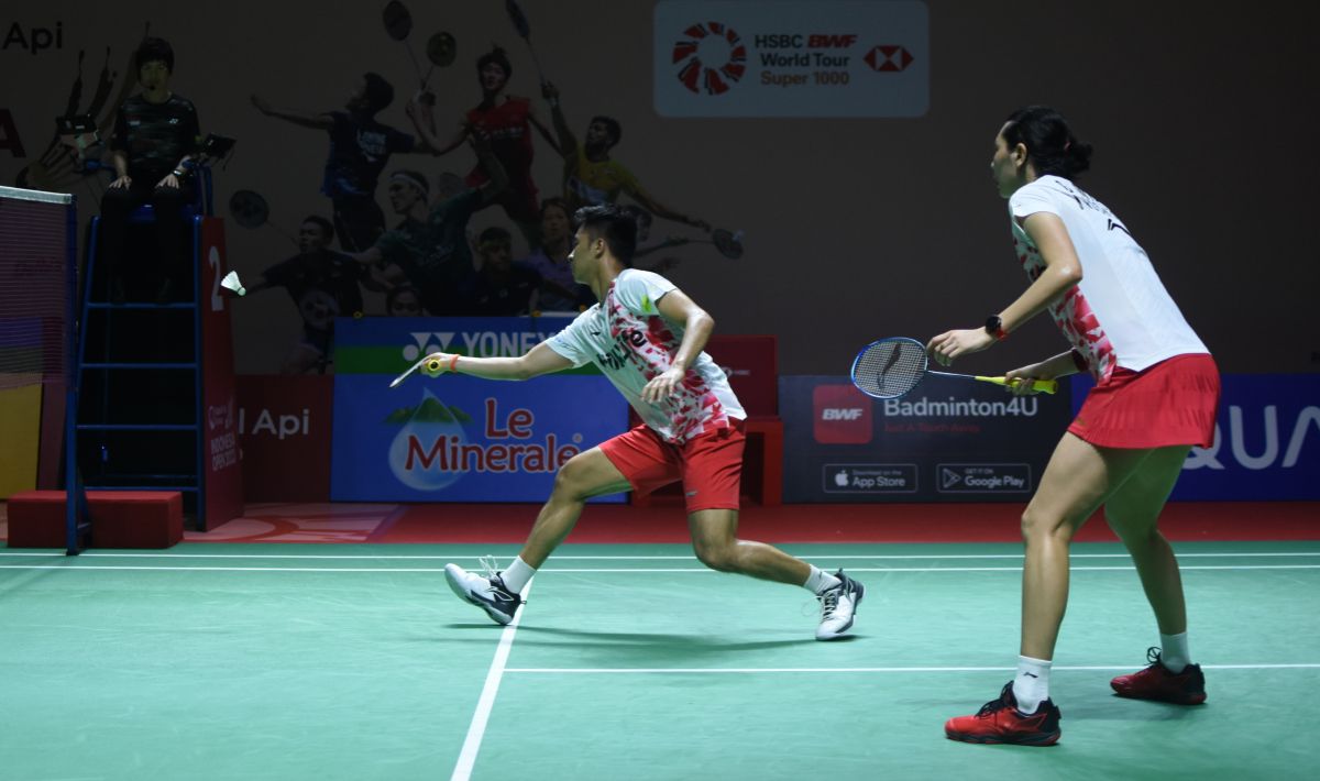 Laga penutup yang manis dari Dejan Ferdinansyah/Gloria Emanuelle Widjaja, Indonesia loloskan 8 wakil ke 16 besar di rekap hasil Japan Open 2023, Rabu (26/7/23). Copyright: © Herry Ibrahim/INDOSPORT