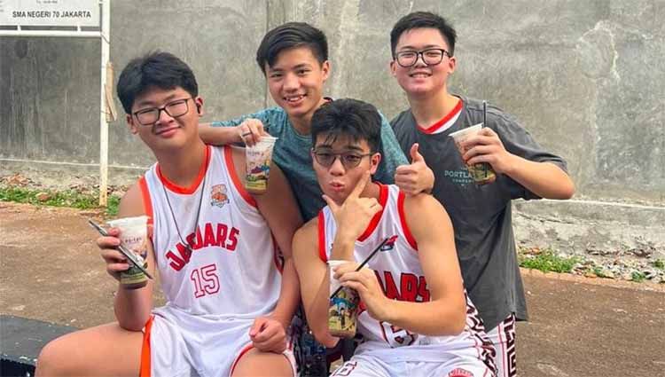 Esteh Indonesia saat Berpartisipasi di Event School Pride 3x3 Basketball 2023 antar SMA/Sederajat Jakarta. (Foto: Ribka/INDOSPORT) Copyright: &copy; Ribka/INDOSPORT