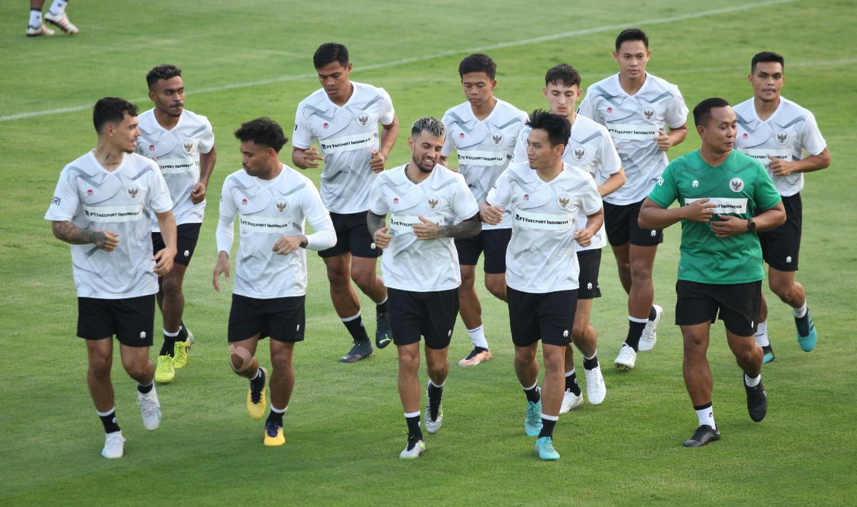 Latihan Timnas Indonesia jelang FIFA Matchday melawan Argentina di Lapangan A Senayan, Kamis (15/06/23). Foto: Herry Ibrahim/INDOSPORT Copyright: © Herry Ibrahim/INDOSPORT