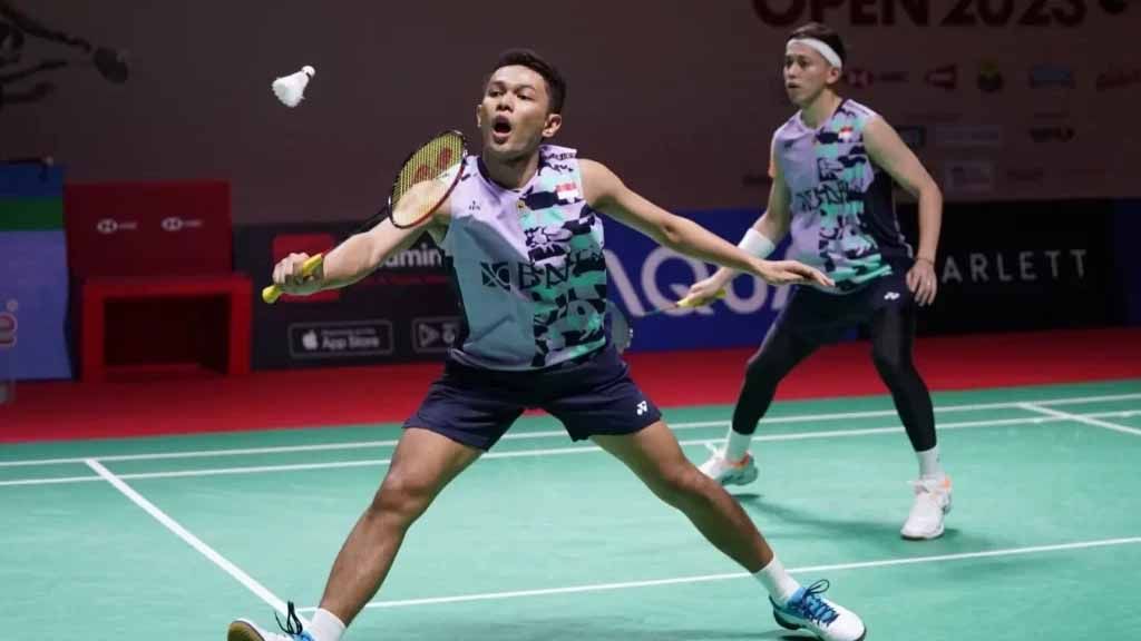 Bintang bulutangkis ganda putra, Fajar Alfian, digeruduk netizen untuk menyusul atlet-atlet PBSI yang tunangan seperti Anthony Ginting dan Gregoria Mariska. Copyright: © PBSI