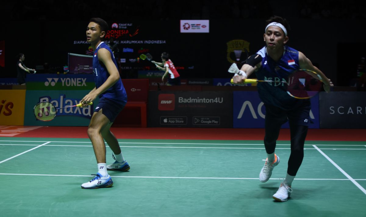 Ganda putra India, Satwiksairaj Rankireddy/Chirag Shetty mengalahkan pasangan Indonesia, Fajar Alfian/Muhammad Rian Ardianto pada babak 16 besar Indonesia Open 2023 di Istora Senayan, Kamis (15/06/23). Foto: Herry Ibrahim/INDOSPORT Copyright: © Herry Ibrahim/INDOSPORT