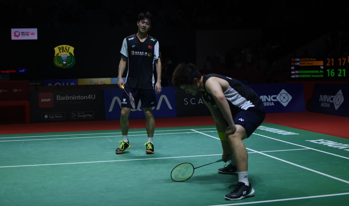 Ganda putra China, Liang Wei Keng/Wang Chan pada babak 8 besar Indonesia Open 2023 di Istora Senayan, Kamis (15/06/23). Foto: Herry Ibrahim/INDOSPORT Copyright: © Herry Ibrahim/INDOSPORT