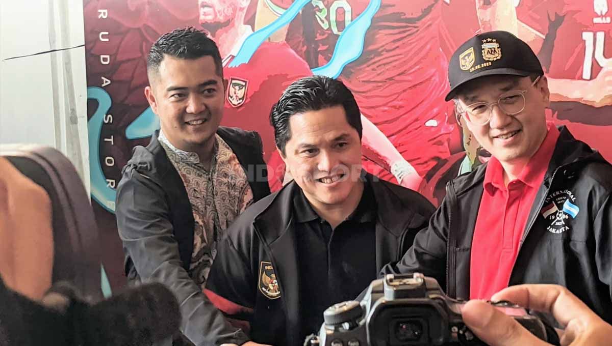 Ketua umum PSSI, Erick Thohir mengkonfirmasi bahwa ada ajakan dari Palestina untuk berpartisipasi di turnamen mini antar negara muslim. Nantinya, yang bermain adalah Timnas wanita. Copyright: © Ammara Marthiara/INDOSPORT