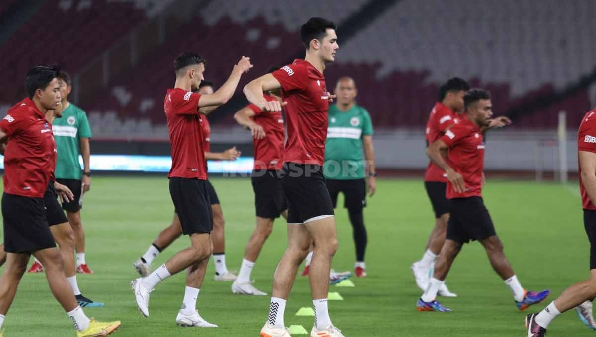 Official Training Timnas Indonesia jelang FIFA Matchday melawan Argentina di stadion GBK, Minggu (18/06/23). Copyright: © Herry Ibrahim/INDOSPORT