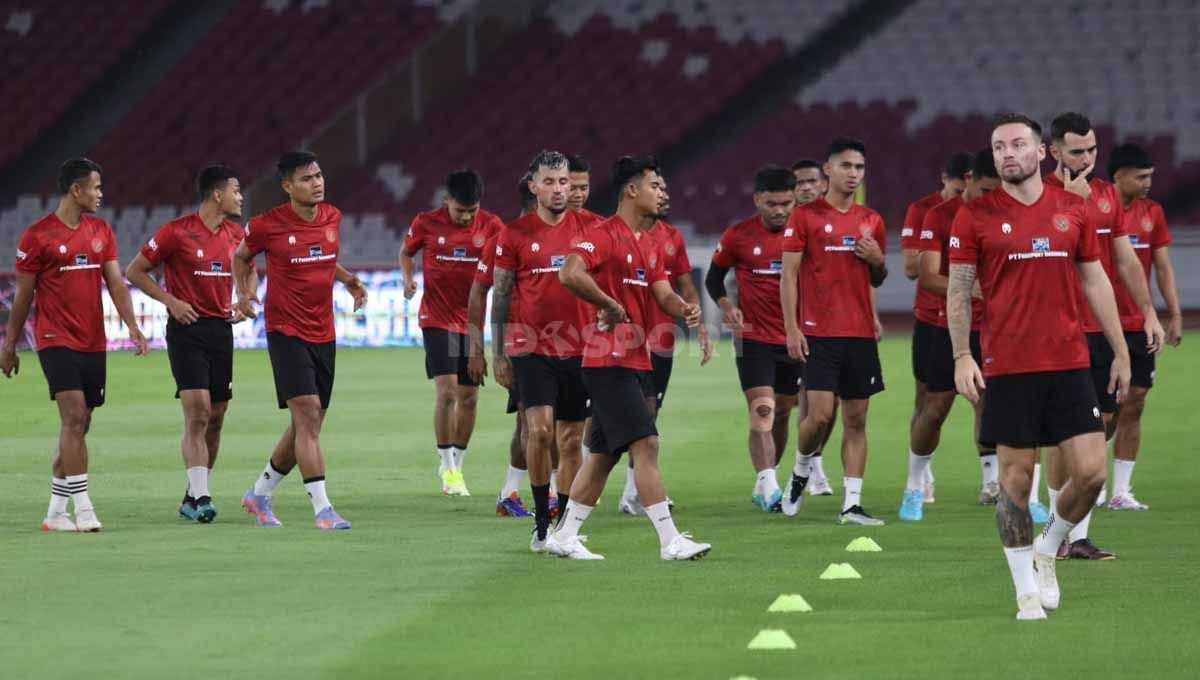 Official Training Timnas Indonesia jelang FIFA Matchday melawan Argentina di stadion GBK, Minggu (18/06/23). Copyright: © Herry Ibrahim/INDOSPORT