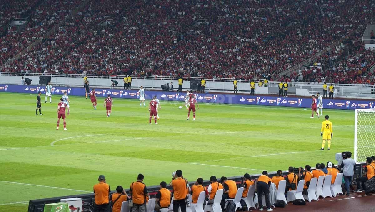 Laga Timnas Indonesia vs Argentina di Stadion Utama Gelora Bung Karno (GBK), Senin (19/06/23). (Foto: Herry Ibrahim/INDOSPORT) Copyright: © Herry Ibrahim/INDOSPORT