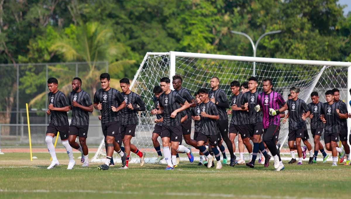Arema FC menjalani latihan di Yogyakarta sebagai persiapan kompetisi Liga 1 2023/2024. (Foto: MO Arema FC) Copyright: © MO Arema FC