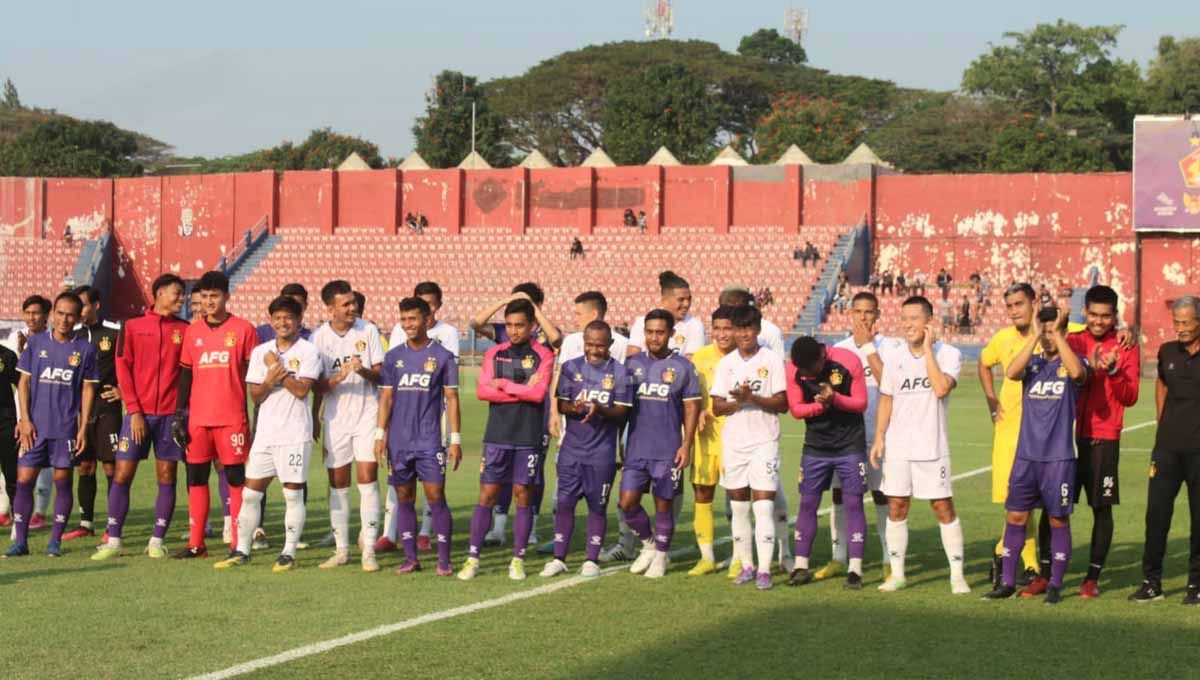 Skuat Persik Kediri saat launching. (Foto: Ian Setiawan/INDOSPORT) Copyright: © Ian Setiawan/INDOSPORT