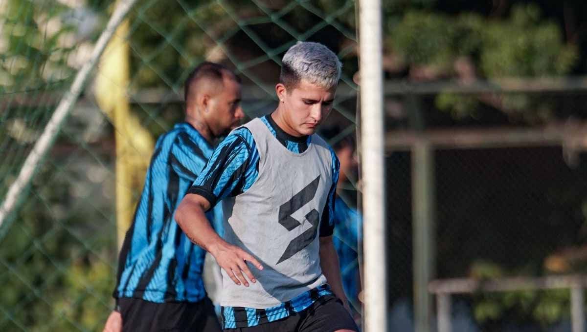 Arema FC akhirnya mengumumkan pemain asing anyar asal Argentina, Pablo Angel Ariel Lucero untuk Liga 1 2023/2024. (Foto: MO Arema FC) Copyright: © MO Arema FC