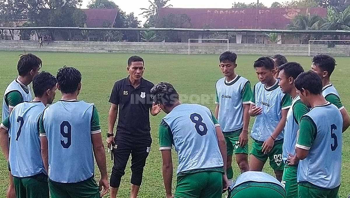 Tuntas sudah seleksi trial yang digelar PSMS Medan untuk mencari calon pemain demi menghadapi Liga 2 2023-2024. (Foto: Aldi Aulia Anwar/INDOSPORT) Copyright: © Aldi Aulia Anwar/INDOSPORT