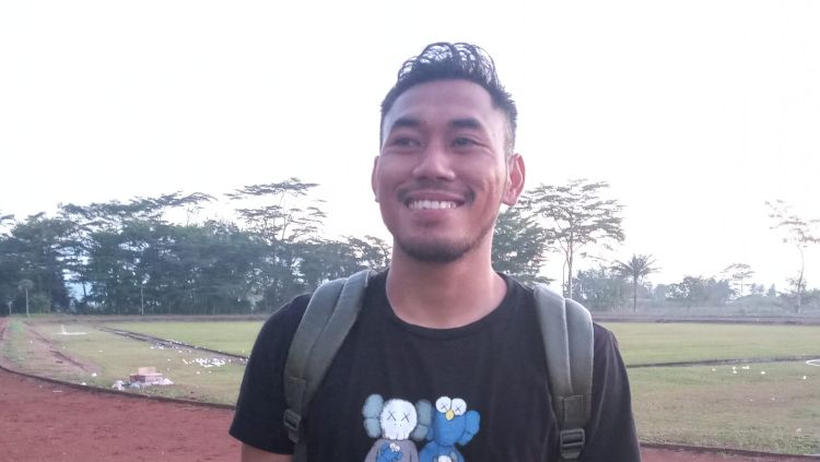 Asyraq Gufron resmi bergabung dengan Arema FC untuk Liga 1 2023/2024. Copyright: © Ian Setiawan/INDOSPORT