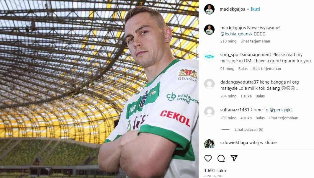 Klub papan atas Liga 1, Persija Jakarta, dikabarkan akan menggaet pemain asing asal Eropa, yakni Maciej Gajos, dari Lechia Gdansk. Copyright: © Instagram@maciekgajos