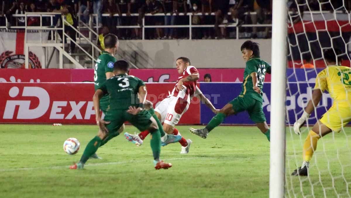 Gelandang Persis Solo, Alexis Messidoro. (Foro: Nofik Lukman Hakim/INDOSPORT) Copyright: © Nofik Lukman Hakim/INDOSPORT