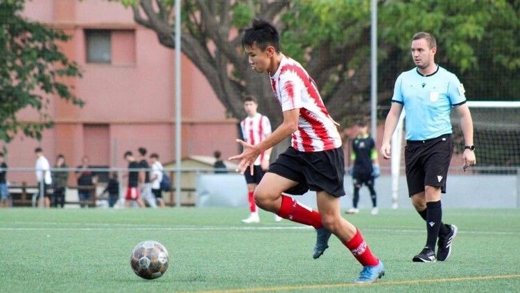 Ocean Erwin Lim, talenta muda Indonesia saat bermain di FC Cardedeu, Spanyol (Foto: FC Cardedeu) Copyright: © FC Cardedeu