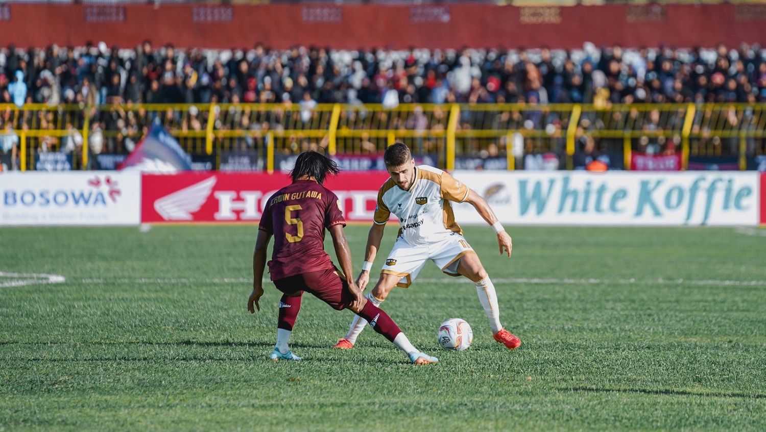 Pertandingan Liga 1 antara PSM Makassar vs Dewa United pada pekan kedua Liga 1 2023/24, Sabtu (08/07/23). Foto: Dewa United Copyright: © Foto: Dewa United