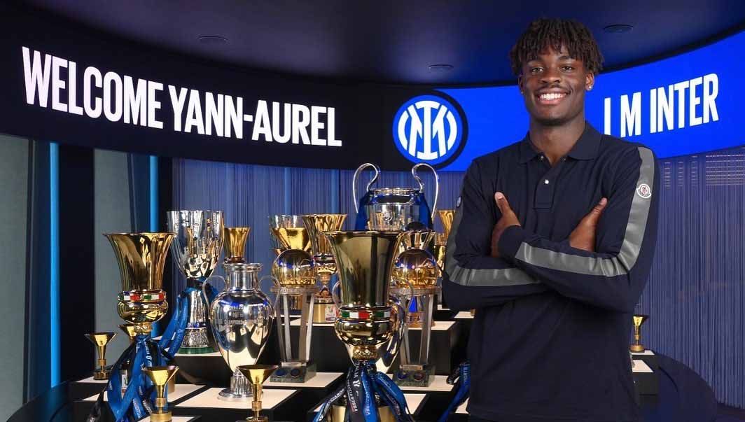 Yann Aurel Bisseck, resmi diperkenalkan Inter Milan. (Foto: Instagram@inter) Copyright: © Instagram@inter