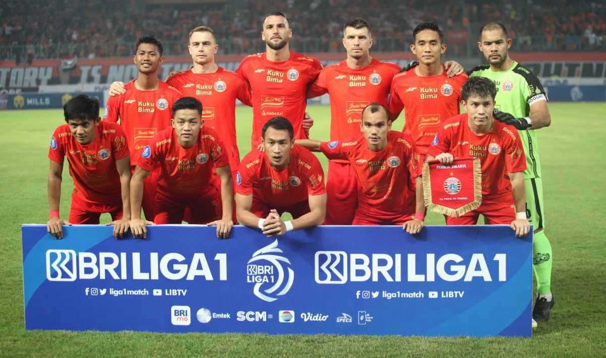 Starting eleven Persija Jakarta saat melawan Bhayangkara FC pada laga pekan ketiga Liga 1 2023/2024 di stadion Patriot Bekasi, Minggu (16/07/23). Copyright: © Herry Ibrahim/INDOSPORT