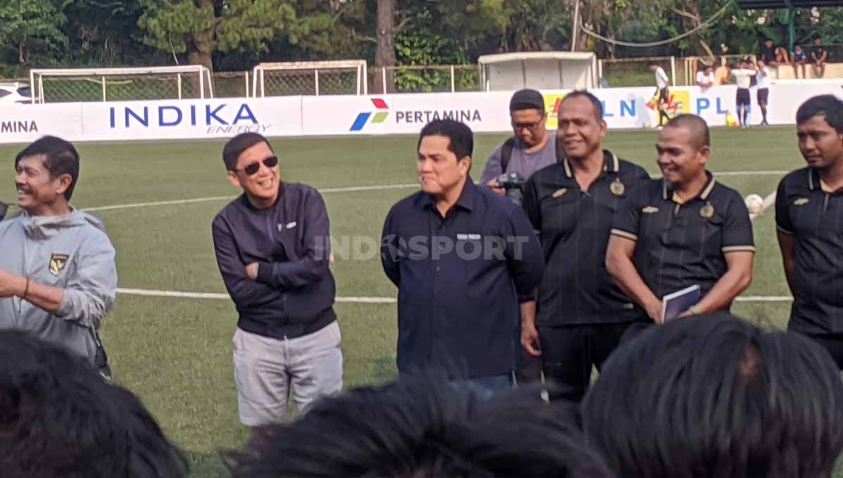 Ketum PSSI, Erick Thohir, Saat Menghadiri Seleksi Timnas Indonesia U-17 di Persija Training Ground, Nirwana Park, Bojongsari, Sawangan, Depok, Sabtu (22/07/23). Copyright: © Ammara Marthiara/INDOSPORT