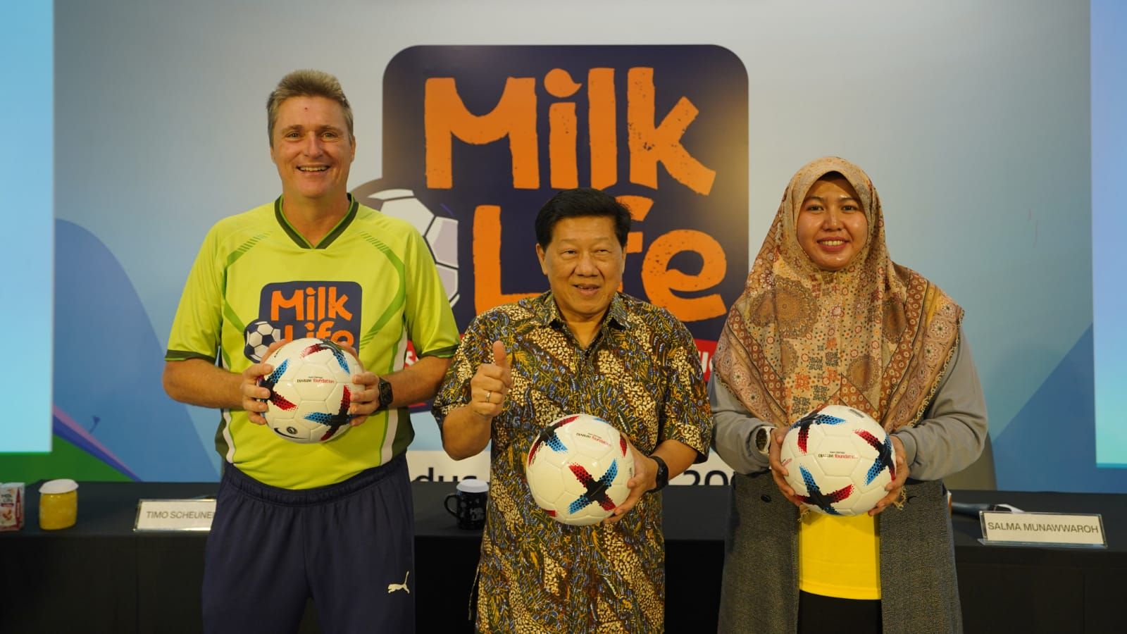 Timo Scheunemann dalam jumpa pers MilkLife Coaching Clinic di Supersoccer Arena, Rendeng, Kudus, Jawa Tengah, Sabtu (22/7/23). Copyright: © Djarum Foundation