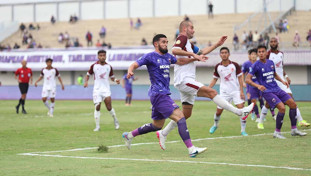 Arena Penalti PSM Makassar: Lebih dari Sekedar Rumput Hijau