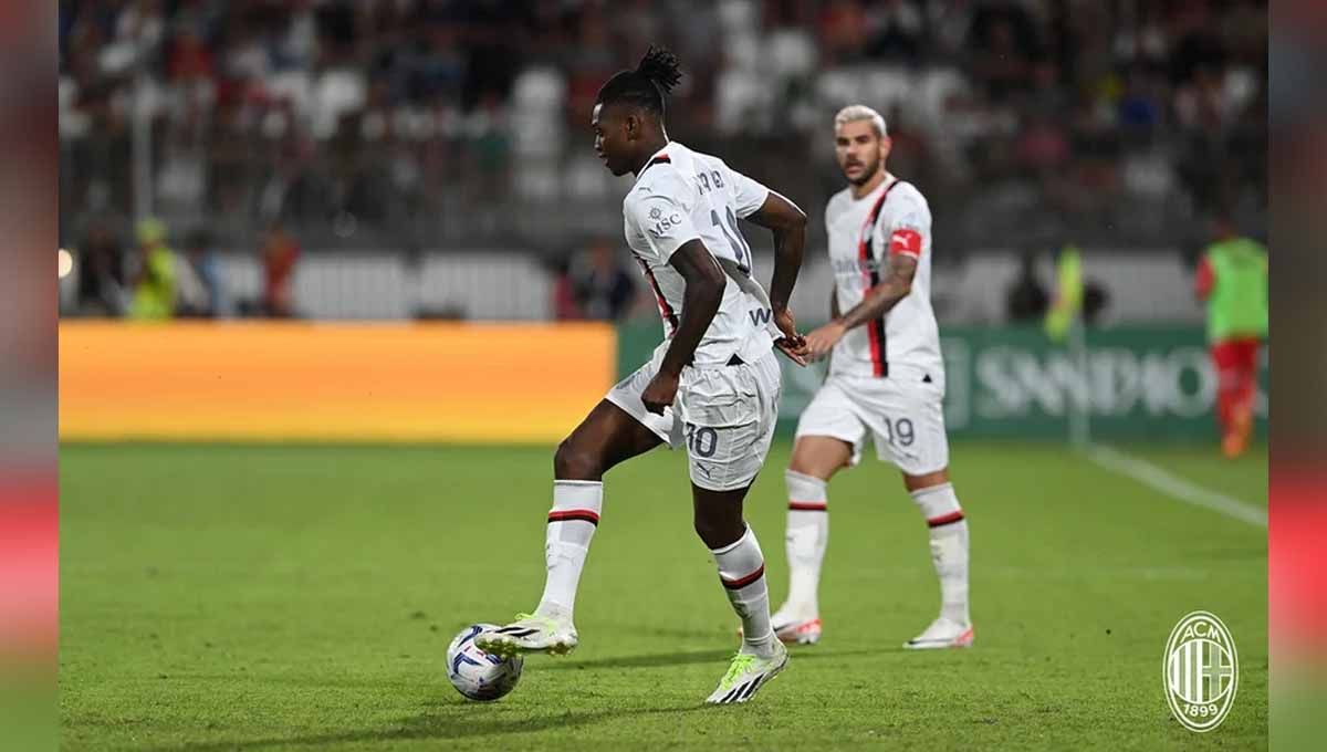 Rafael Leao dapat cedera gara-gara ulah konyol di laga Liga Italia 2023/2024 antara Bologna vs AC Milan, Selasa (22/08/23) dini hari WIB. (Foto: acmilan) Copyright: © acmilan