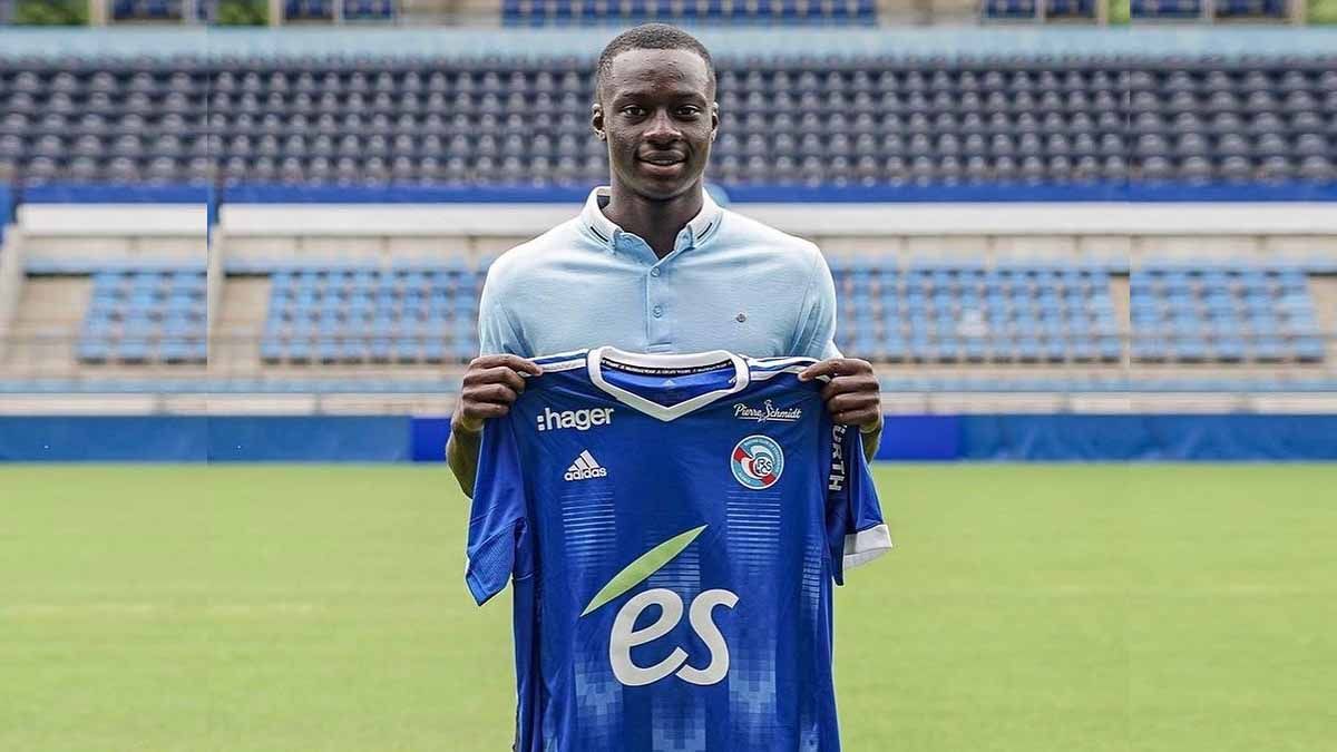 Klub Liga Inggris (Premier League), Chelsea, dikabarkan bakal menggaet Habib Diarra menggunakan koneksi Todd Boehly di Strasbourg. Copyright: © Instagram@rc_strasbourg_67