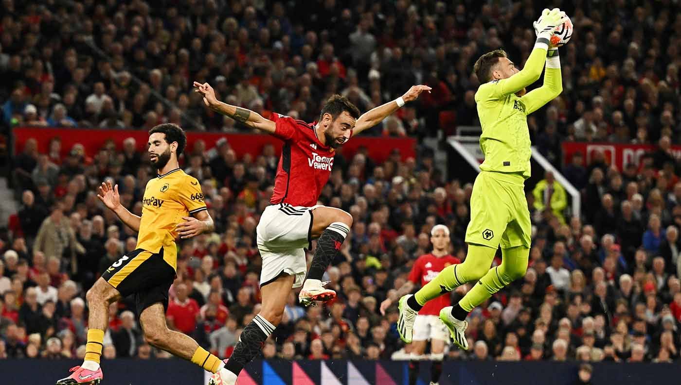 Pelatih Wolves, Gary O'Neil, mengungkapkan bahwa VAR bantu Manchester United menang di pekan pertama Liga Inggris 2023-2024. (Foto: REUTERS/Dylan Martinez) Copyright: © REUTERS/Dylan Martinez