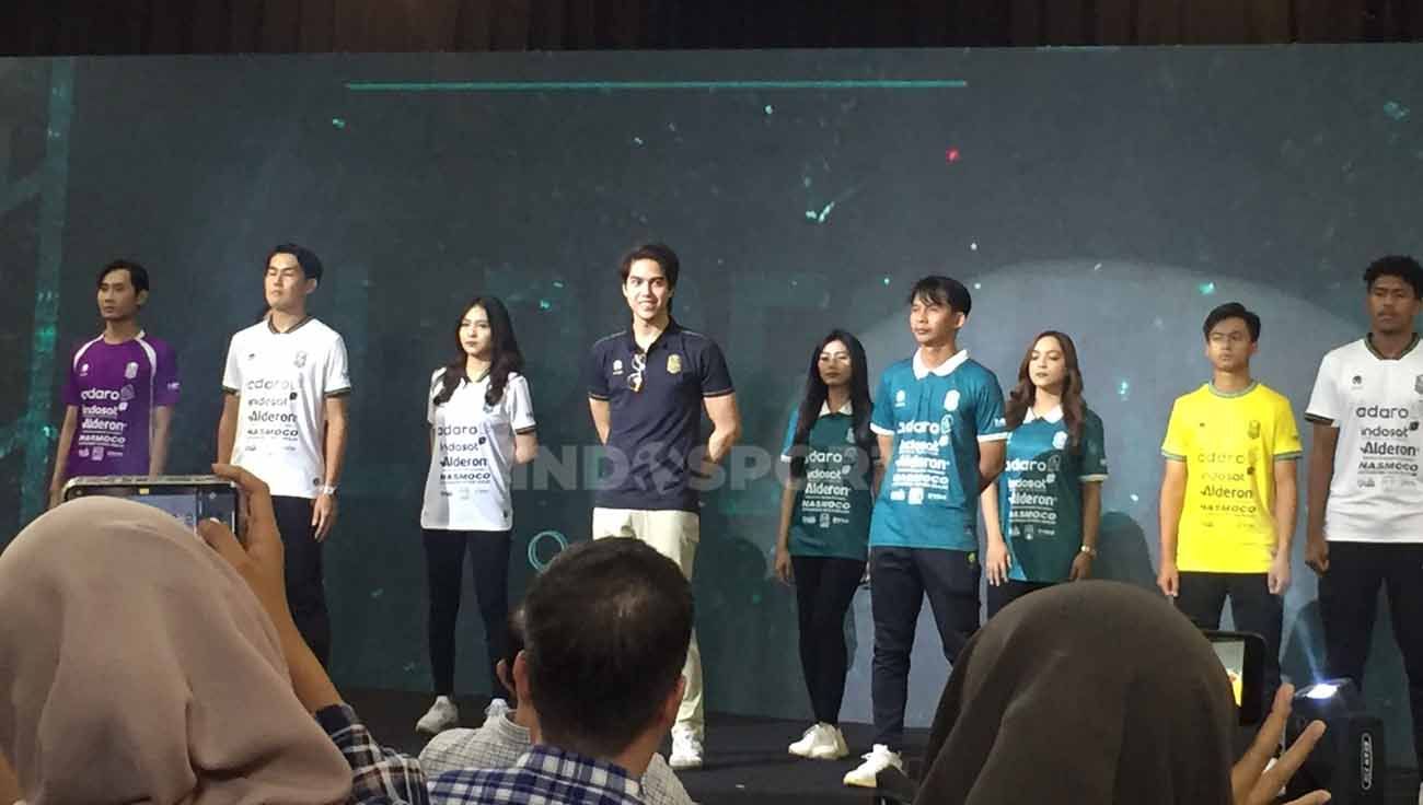 Launching jersey dan skuad klub Liga 2 Nusantara United FC. (Foto: Petrus Manus Da' Yerimon/INDOSPORT) Copyright: © Petrus Manus Da' Yerimon/INDOSPORT