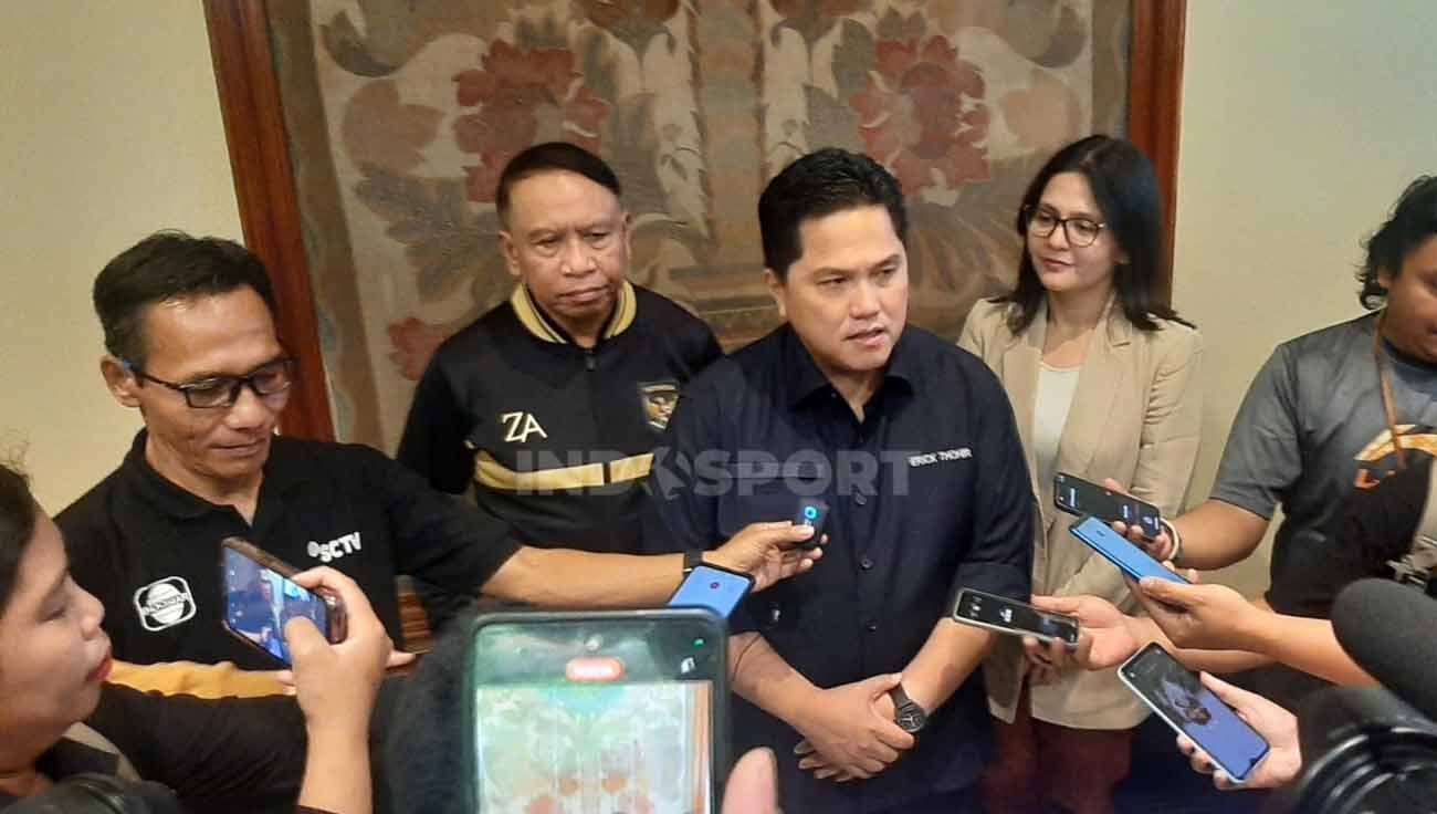 Ketua Unum PSSI, Erick Thohir FULL POWER di Hotel Sultan. (Foto: Zainal Hasan/INDOSPORT) Copyright: © Zainal Hasan/INDOSPORT