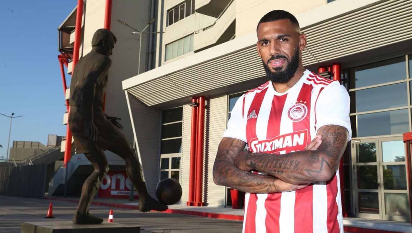 Mantan pemain Olympiacos, Yann M'Vila. (Foto: olympiacos.org) Copyright: © olympiacos.org