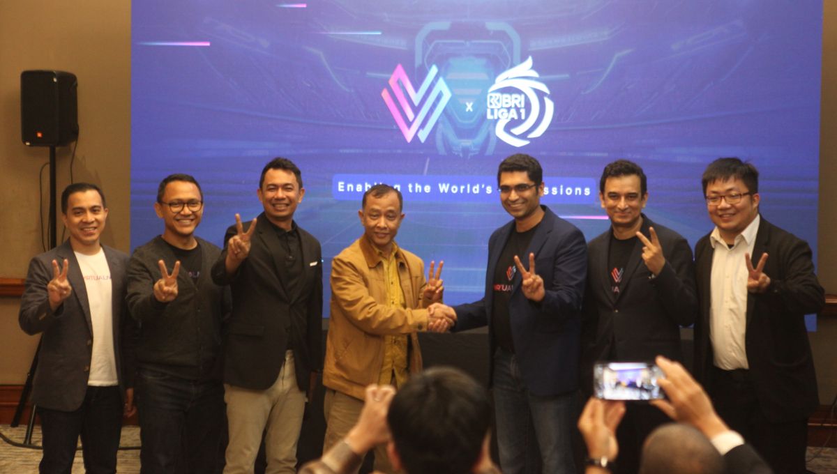 Virtualness pada acara jumpa pers di Jakarta, Selasa (22/08/23). PT LIB menjalin kerjasama dengan Virtualness untuk membangun hubungan dengan fans sepak bola lewat layanan digital yang berbeda. Copyright: © Herry Ibrahim/INDOSPORT