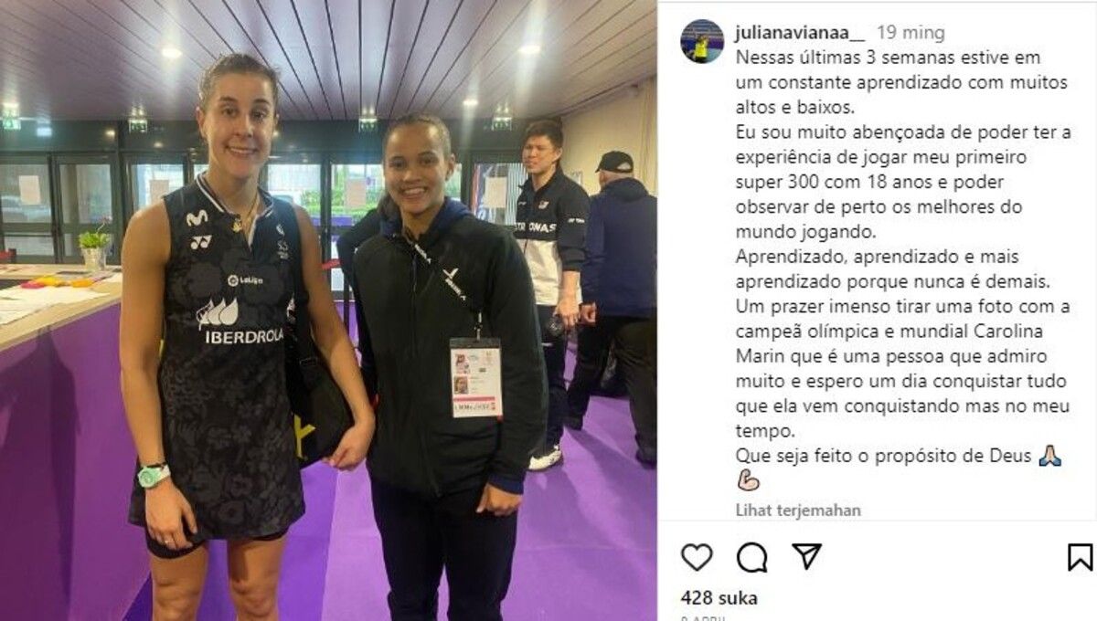 Juliana Viana Vieira berfoto bersama Carolina Marin (Foto: Instagram @julianavianaa_) Copyright: © Instagram @julianavianaa_