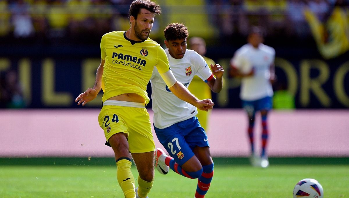 Pencarian Erik ten Hag akan bek kiri untuk klub Liga Inggris, Manchester United, belum berakhir setelah dapat penolakan pemain Villarreal, Alfonso Pedraza.(Foto: REUTERS/Pablo Morano) Copyright: © REUTERS/Pablo Morano