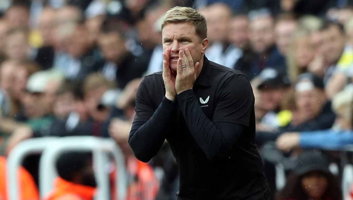 Pelatih Newcastle United Eddie Howe saat di pertandingan melawan Liverpool pada laga Liga Inggris. (Foto: REUTERS/Scott Heppell) Copyright: © REUTERS/Scott Heppell