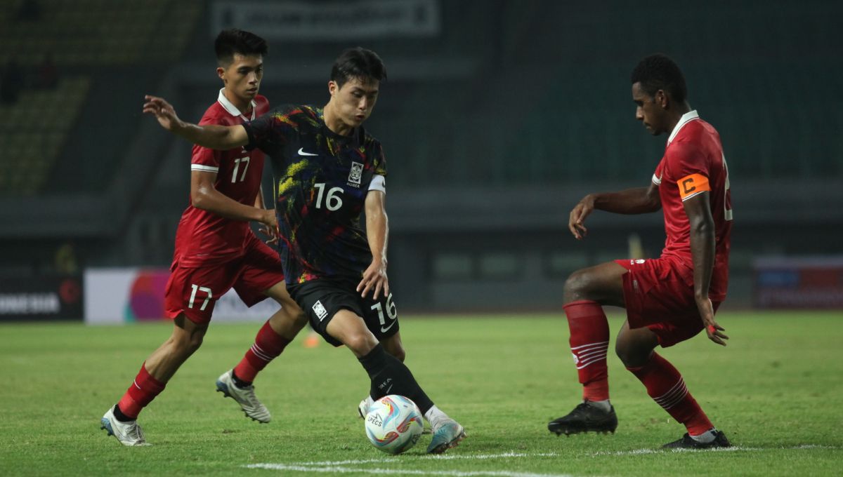 Tidak terasa gelaran Piala Dunia U-17 2023 akan berlangsung dalam hitungan hari saja. Kick-off laga pertama bakal dilakukan pada 10 November 2023 mendatang. Copyright: © Herry Ibrahim/INDOSPORT