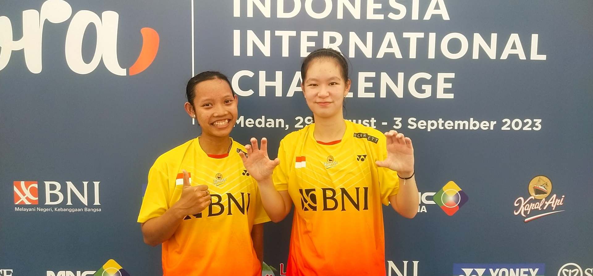 Ganda putri Indonesia, Ridya Aulia Fatasya/Kelly Larissa, memulai ujian perdananya di Indonesia Internasional Challenge 2023 Copyright: © Aldi Aulia Anwar/INDOSPORT