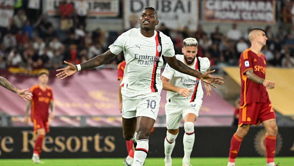 Hasil Liga Italia 2023/2024 antara AC Milan vs Verona, Sabtu (23/09/23), Rossoneri menang 1-0 lewat gol tunggal Rafael Leao. Copyright: © REUTERS/Alberto Lingria