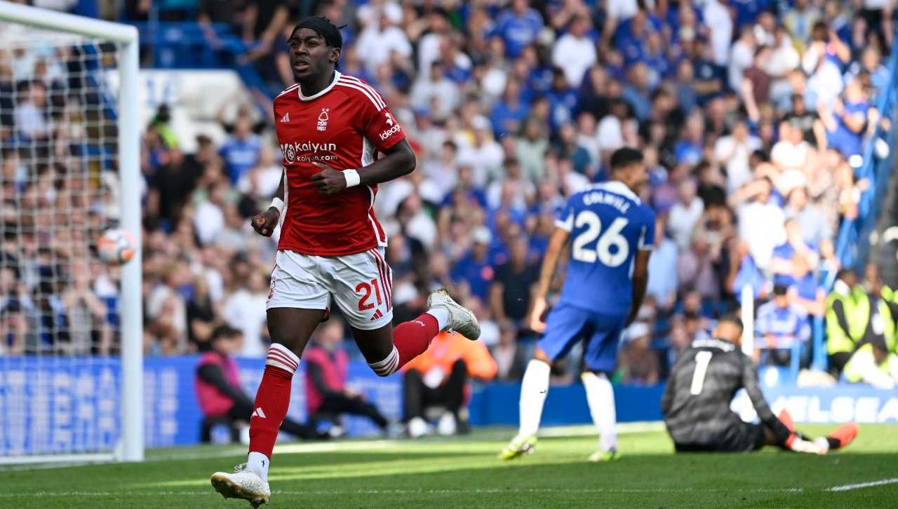 Anthony Elanga saat mencetak gol buat Nottingham Forest ke gawang Chelsea REUTERS-Tony Obrien Copyright: © REUTERS-Tony Obrien