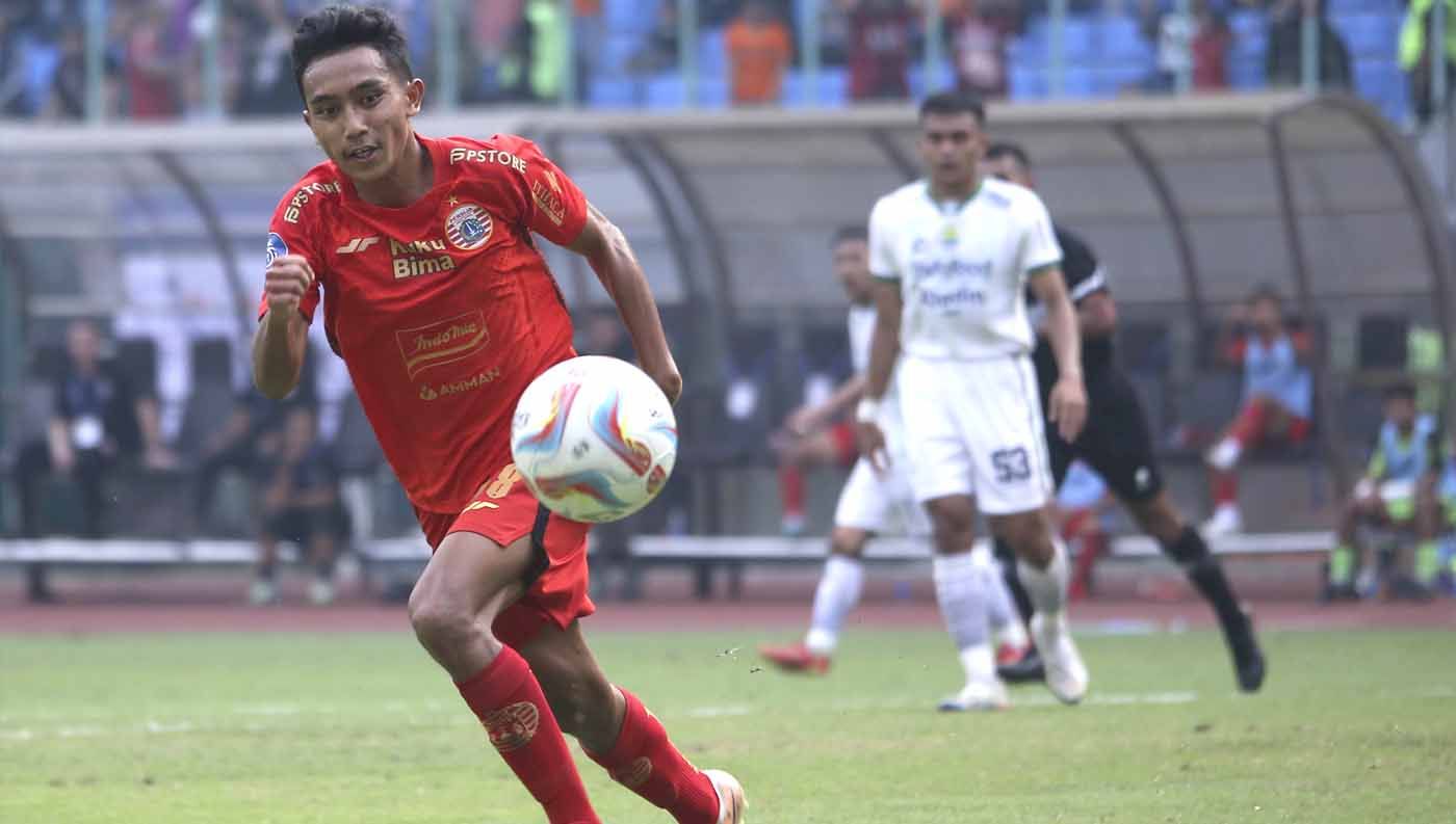 Pemain muda Persija Jakarta, Rayhan Hannan, memiliki ambisi besar bersama tim Macan Kemayoran di mana dia ingin terus menunjukkan kemampuannya. (Foto: persija.id) Copyright: © persija.id