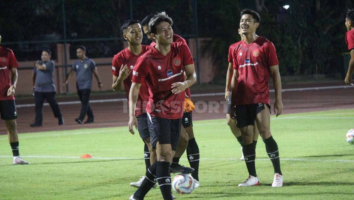 Timnas Indonesia U-23 akan menghadapi Taiwan danTurkmenistan pada laga kualifikasi Piala Asia U-23 2024 Grup K di stadion Manahan Solo.(Foto: Fitra Herdian/INDOSPORT) Copyright: © Fitra Herdian/INDOSPORT