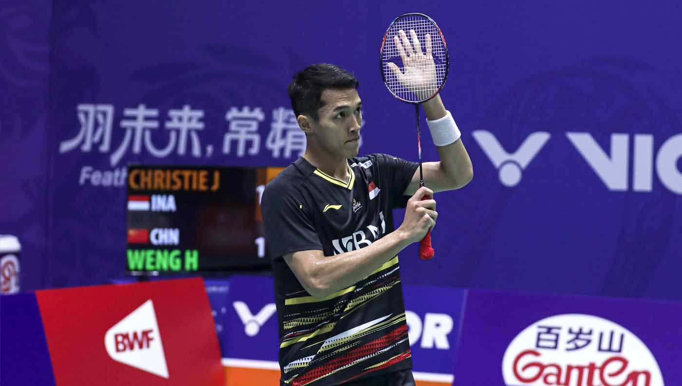 Jonatan Christie tantang Shesar Hiren Rhustavito di perempat final China Open 2023 seusai sempat tersungkur melawan Brian Yang. Copyright: © PBSI