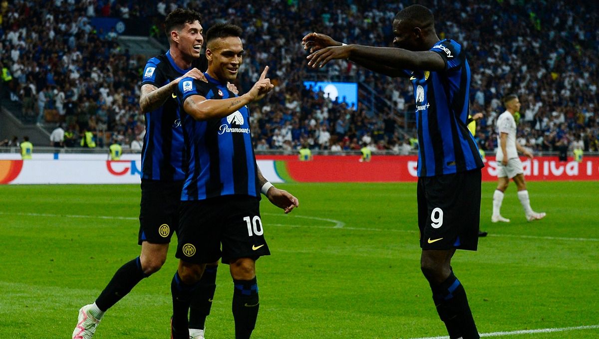 Selebrasi Lautaro Martinez bersama Marcus Thuram dan Alessandro Bastoni di laga Inter Milan vs Fiorentina (03/09/23). (Foto: REUTERS/Massimo Pinca) Copyright: © REUTERS/Massimo Pinca