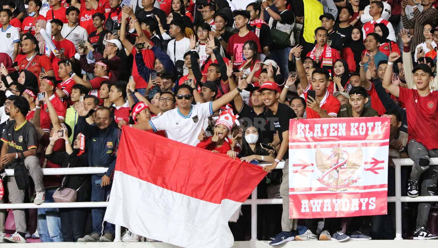 Pelatih Timnas Indonesia U-23, Shin Tae-yong, memuji kualitas dari Stadion Manahan Solo serta dukungan suporter. (Foto: Nofik Lukman Hakim/INDOSPORT) Copyright: © Nofik Lukman Hakim/INDOSPORT