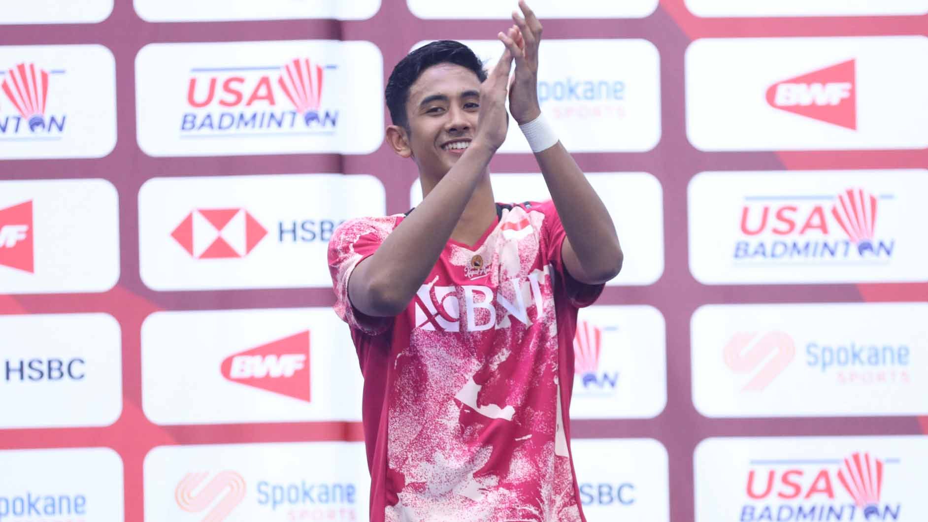 Tunggal putra pratama Indonesia, Alwi Farhan di podium juara BWF World Junior Championships 2023. (Foto: PBSI) Copyright: © PBSI