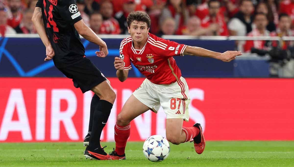 Pemain Benfica, Joao Neves, yang sedang dikaitkan dengan Liverpool. Foto: REUTERS/Pedro Nunes. Copyright: © REUTERS/Pedro Nunes