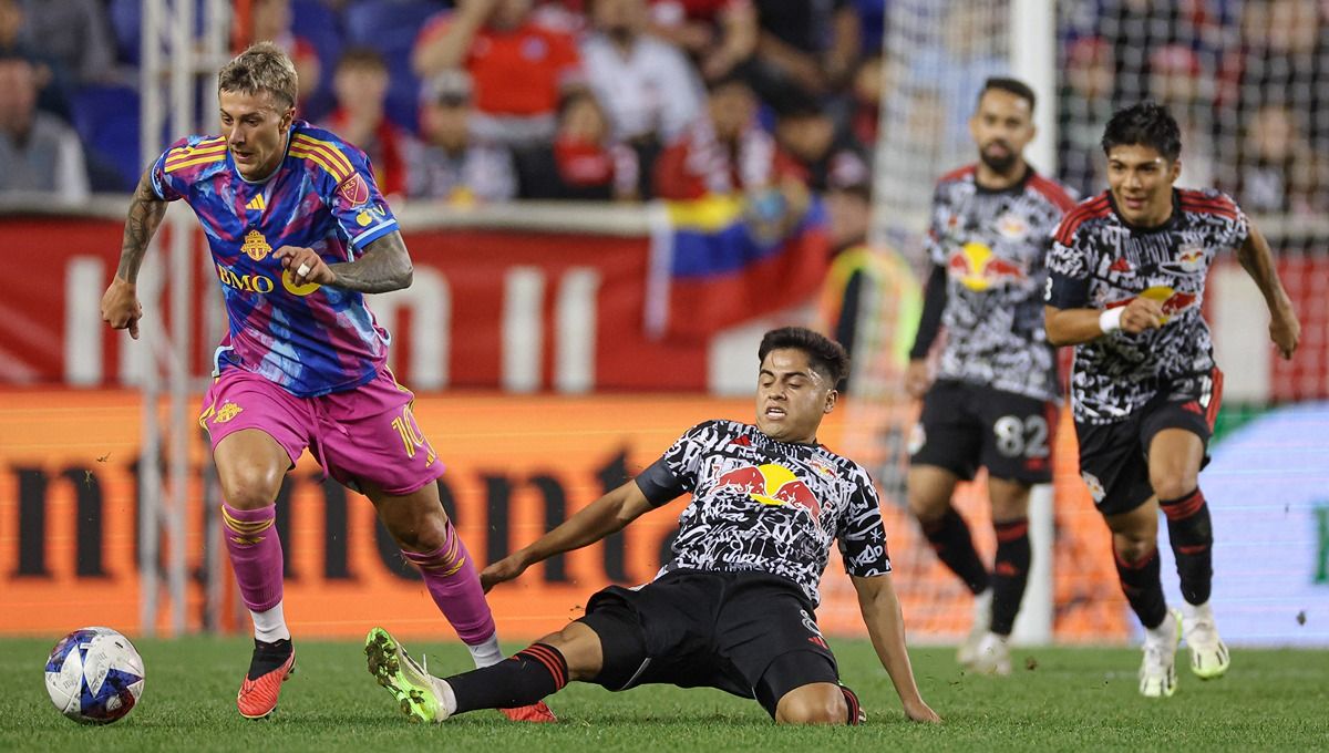 Aksi Federico Bernardeschi di laga New York Red Bulls vs Toronto FC. (Foto: Reuters/Vincent Carchietta-USA TODAY Sports) Copyright: © Reuters/Vincent Carchietta-USA TODAY Sports