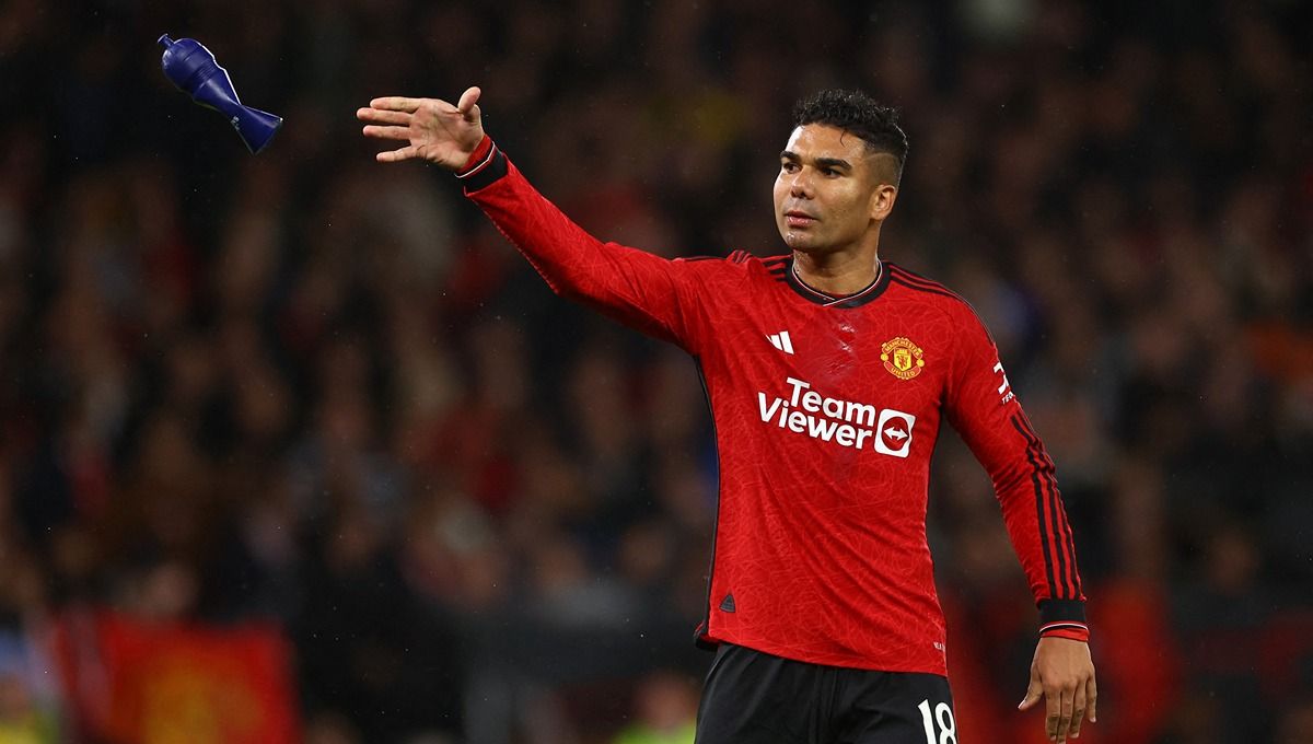 Aksi Casemiro di laga Manchester United v Galatasaray. (Foto: REUTERS/Carl Recine) Copyright: © REUTERS/Carl Recine