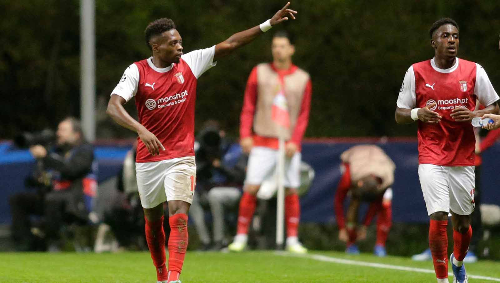 Pemain Braga Alvaro Djalo berselebrasi usai mencetak gol pertama ke gawang Real Madrid pada laga Liga Champions. (Foto: REUTERS/Miguel Vidal) Copyright: © REUTERS/Miguel Vidal